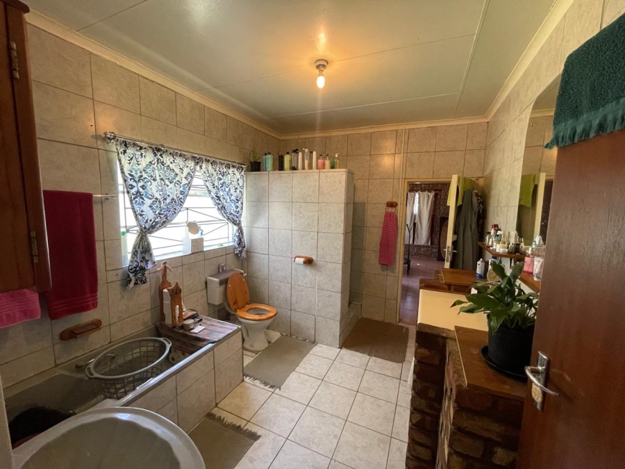 6 Bedroom Property for Sale in Bloemhof Rural North West